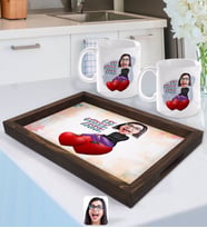 BK Gift Kişiye Özel En Güzel Anne Karikatürlü Doğal Ahşap Tepsi ve 2’li Kupa Bardak Seti-1
