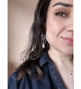 İğnesi Gümüş Pudra Çiçekli İnci Detaylı Sarkıt Küpe (Mavi)