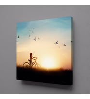 BİSİKLET SÜREN KIZ KANVAS TABLO 25x25cm (Karışık)