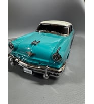 Nostaljik Klasik Araba Kablosuz Bluetooth Hoparlör – FM Radyo, USB, TF Kart ve LED Işıklı Speaker Destekli- Hediyelik Koleksiyonluk 1957 Model Araba