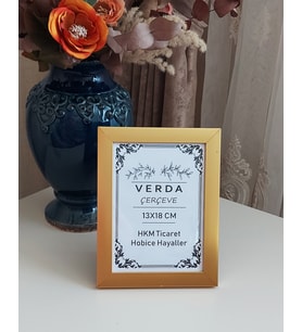 13x18 cm Gold Fotoğraf Çerçevesi! Ahşap Ayaklı Pvc Camlı Dekoratif Masaüstü Çerçeve!