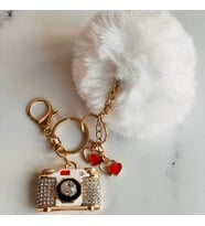 Charm Kamera Figürlü Anahtarlık - Whıte Çanta Charm (Tüy Top Model)