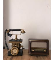 BLUETOOTH, USB, FM RADYO ÖZELLİKLİ NOSTALJİK RADYO + DEKORATİF METAL TELEFON & KUMBARA