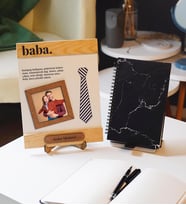 Baba Temalı Kişiye Özel Ahşap Fotoğraflı Çerçeve ve Defter Hediye Seti (Model 1)
