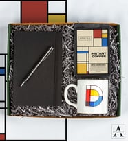 Kişiye Özel Mondrian Hediye Seti- Beyaz Kupa - Instant Coffee - Siyah Defter - Siyah Kalem - Özel Tasarım Hediye Kutusu