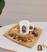 BK Gift Kişiye Özel Kız Çocuk Karikatürlü Beyaz Kupa ve Doğal Masif Ahşap 4 Bölmeli Sunum Tabağı Çerezlik Hediye Seti-4