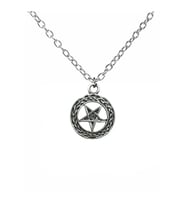 Pentagram İşlemeli Unisex Kolye – 60 cm Zincirli, Gotik & Mistik Metal Takı (Gümüş)