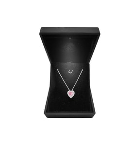 Işıklı kutuda Gümüş rodyumlu pırlanta modeli pembe zirkon taşlı kalp kolye SGTL12398PEMBE