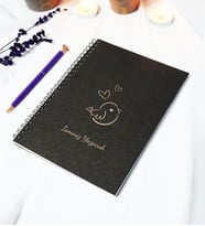 Kişiye Özel Kuş Temalı Siyah Kraft Kapaklı Defter - 45 Yaprak A5 (90 SAYFA) 15x21 Cm