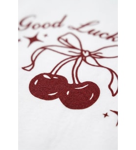 Kadın Beyaz "Good Luck Babe" Kirazlı Oversize Tişört
