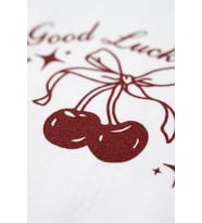 Kadın Beyaz "Good Luck Babe" Kirazlı Oversize Tişört