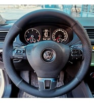 DİKİŞLİ DİREKSİYON KILIFI KARBON / NOKTA DERİ SİYAH DİKİŞLİ VOLKSWAGEN JETTA İÇİN