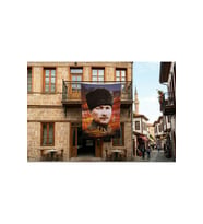 Üniformalı Kalpaklı Gazi Mustafa Kemal Atatürk Poster Bayrak Premium Raşel Kumaş 300x450cm ATA20