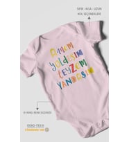 Annem Yoldaşım Teyzem Yandaşım Baskılı Bebek Zıbını – Çıtçıtlı Body  %100 Pamuk Kısa Kol (Bebek Pembesi)