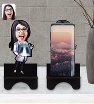BK Gift Kişiye Özel Kadın Radyolojist Karikatürlü Ahşap Biblo Telefon Standı-1
