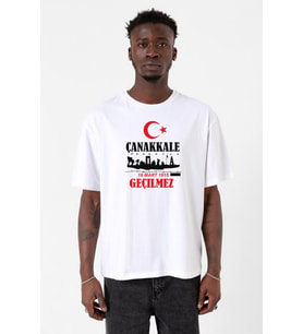 18 Mart Çanakkale Geçilmez Beyaz Erkek Oversize Tshirt