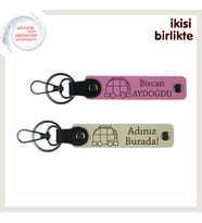 Yolculuk Severlere Kişiselleştirilebilir Armağan, Karavan Anahtarlık x2’li, Pembe-Sütlü Kahve