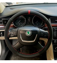 DİKİŞLİ DİREKSİYON KILIFI KARBON NUBUK KIRMIZI YÜZÜK KIRMIZI DİKİŞLİ SKODA SUPER B İÇİN