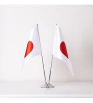 Japonya 2li Masa Bayrağı Saten Kumaş Dijital Baskı 15x22,5 cm (Çok Renkli)