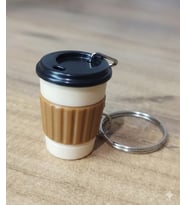 Mini Kahve Bardağı Anahtarlık – Yüksek Kaliteli 3D Baskı