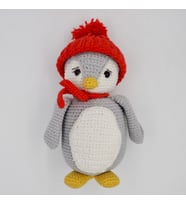 Kırmızı Şapkalı Penguen Amigurumi Oyuncak (Gri - Kırmızı - Sarı)