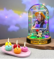 Kişiye Özel Renkli Led Işıklı Fanus ve Kokulu Makaron Mum Hediye Seti (Model 8)