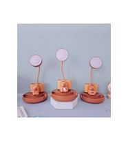 Capybara LED Masa Lambası – USB Şarjlı, Kalemlik, Telefon ve Kalemtıraşlı (Kahverengi)