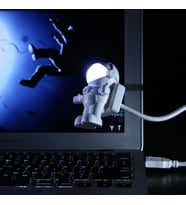 Astronot USB Gece Lambası (Çok Renkli)