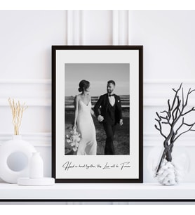 Siyah Beyaz Fotoğraf Çerçeve Hediyeli – Aile, Sevgiliye Özel Hediye, Yıldönümü Hatırası, İsimli Anı Çerçevesi, Romantik Dekor Resim