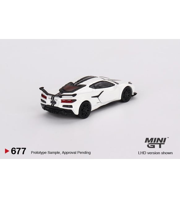 Mini GT Chevrolet Corvette Z06 2023 Arctic White 1:64 677