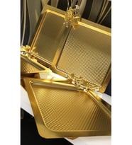 METAL GOLD KAPLAMA 6 LI SERVİS VE SUNUM TEPSİSİ NOKTA DESENLİ KARE MODEL KELEBEKLİ LÜX