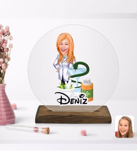 BK Gift Kişiye Özel Kadın Eczacı Karikatürlü Yuvarlak Ahşap Standlı Biblo-2