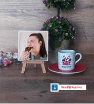Sevimli Panda Fotoğraflı Dekoratif Taş, Ahşap Altlıklı Türk Kahvesi Fincanı Hediye (Model 3)