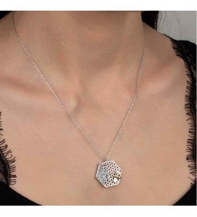 SWAROVSKİ TAŞLI PETEK VE ARI 925 AYAR GÜMÜŞ KOLYE