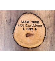 DOĞAL AĞAÇ ÜZERİNE LEAVE YOUR KEYS (AHŞAP YAKMA) ANAHTARLIK