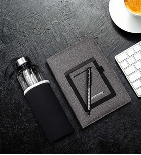 Kişiye Özel Dama Detaylı Tükenmez Kalem & Telefon Cepli Gri Defter & Özel Kılıflı 500Ml Cam Matara Hediye Seti