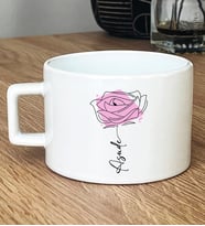 Kişiye Özel Gül ve İsim Yazılı Hediye Lüks Fincan Çiçek Desenli (Beyaz)