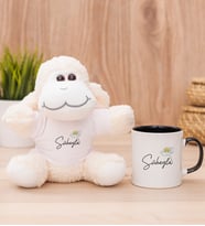 Kişiye Özel Papatya Tasarımlı İsimli Peluş Koyun ve Siyah Kupa