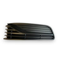VW Polo 2015-2017 Ön Tampon Sol Sis Kapağı Sissiz Siyah 6C0853665