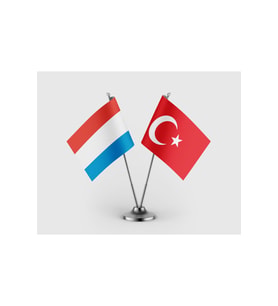 Lüksemburg Bayrağı ve Türkiye Bayrağı İkili Saten Masa Bayrağı Takımı