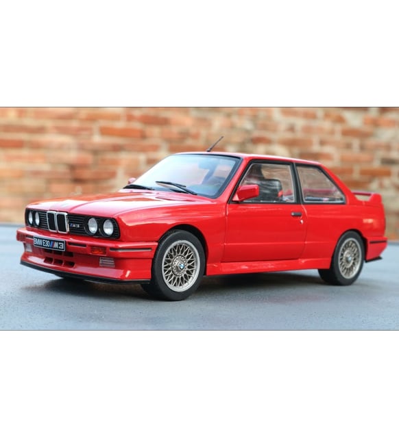 Bmw m3 e30 30cm BUYUK BOY 1/18 OLCEK (Kırmızı)