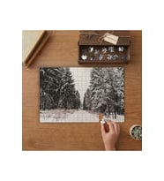 Ormanda Kar Manzarası- Çam Ağaçları - Karlı Manzara Tasarımı 240 parça Ahşap Puzzle Ahşap Kutuda MP00042