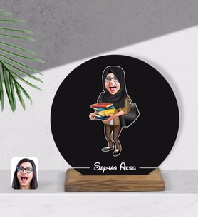BK Gift Kişiye Özel Tesettürlü Kadın Öğretmen Karikatürlü Yuvarlak Ahşap Biblo-2