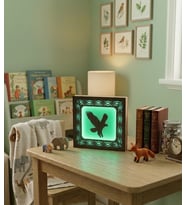 Dekoratif Kartal Figürlü Işıklı Ahşap Tablo – 14x14 cm LED Gece Lambası