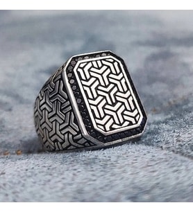 925 Ayar Gümüş Mikro Taşlı Motif Kilim Figürlü Erkek Yüzük