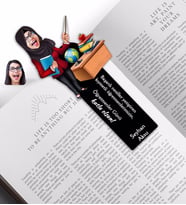 BK Gift Kişiye Özel Tesettürlü Kadın Öğretmen Karikatürlü Ahşap Kitap Ayracı-1