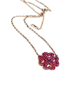 Pembe zirkon taşlı 925 ayar gümüş rose yonca kolye