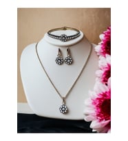 Zirkon Taşlı Papatya Desen Set