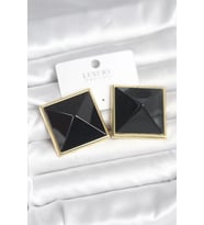 Pirinç Gold Renk Siyah Piramit Model Kadın Küpe - TJ-BKP11385