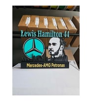 Hamilton Mercedes Masa Dekoru